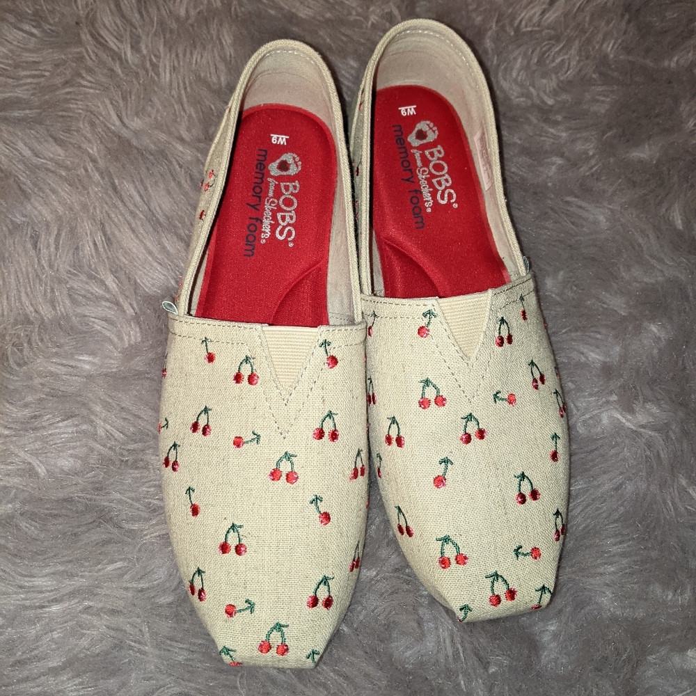 Bob's - Skechers Shoes